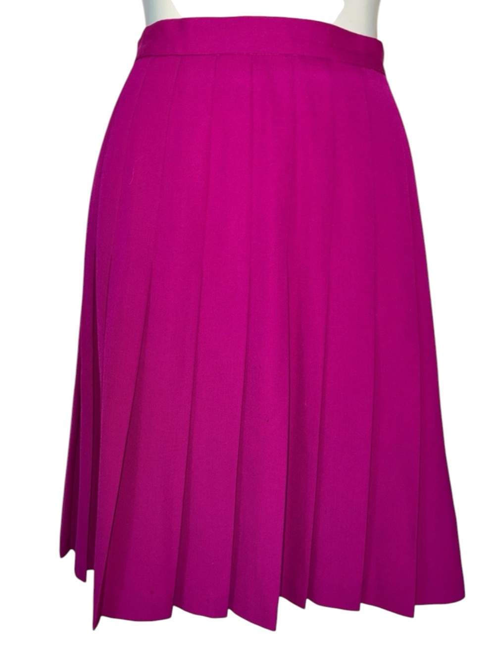 Paul Stanley VTG wool Skirt Women's 10, Bright Fuchsia, side zip, crisp pleats.